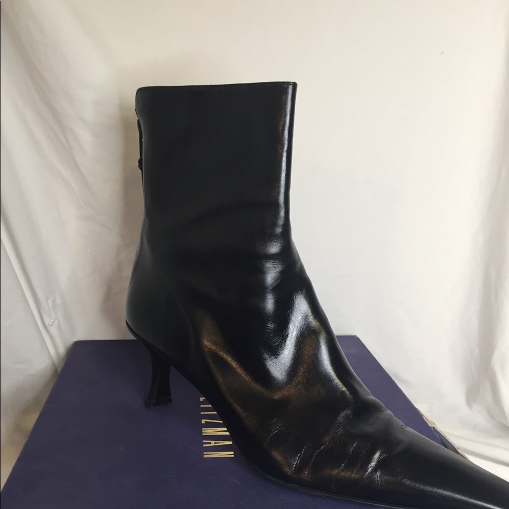 Stuart Weizmann short black boots Size 10 AAAA